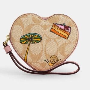 Coach X Observed By Us Heart Wristlet In Signature Canvas! NWT💗